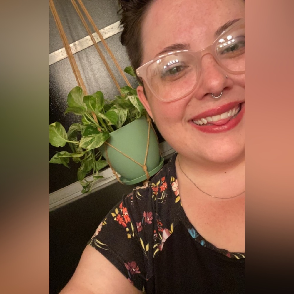 Meet your Posher, Izzy